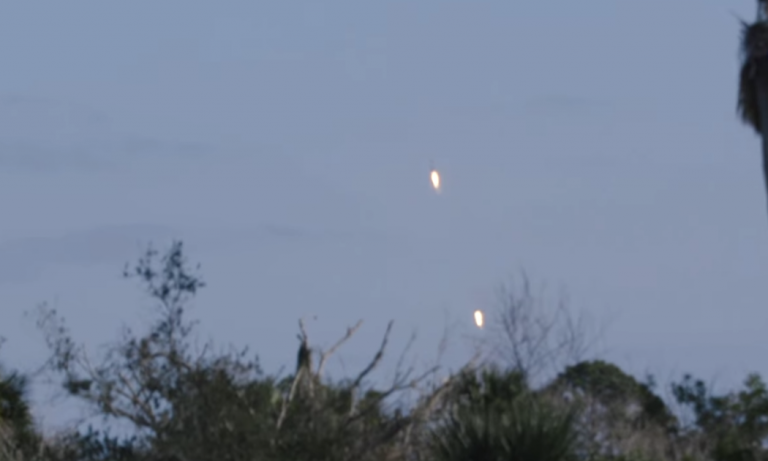 Video shows more of the SpaceX Heavy side booster landing