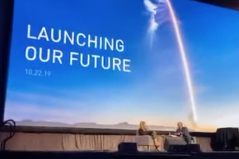 SpaceX Wants Unmanned Starship on the Moon in 2022 and